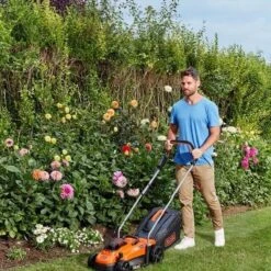 Black & Decker BLACK+DECKER BCMW3318N-XJ Grasmaaier - 18V - 33cm - Excl. Accu & Lader -Merkloos Winkel 1200x1200 216