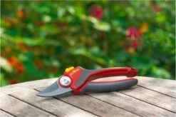 WOLF-Garten Snoeischaar "Premium Plus" RR 4000 - Max. Knipdiameter 22 Mm - Links- En Rechtshandige - Softinleg Handgreep - Snijhoek 30° - Voor Grote Handen - Vervangbare Messen 20 WOLF-Garten Snoeischaar "Premium Plus" RR 4000 - Max. Knipdiameter 22 Mm - Links- En Rechtshandige - Softinleg Handgreep - Snijhoek 30° - Voor Grote Handen - Vervangbare Messen -Merkloos Winkel 1200x798 1