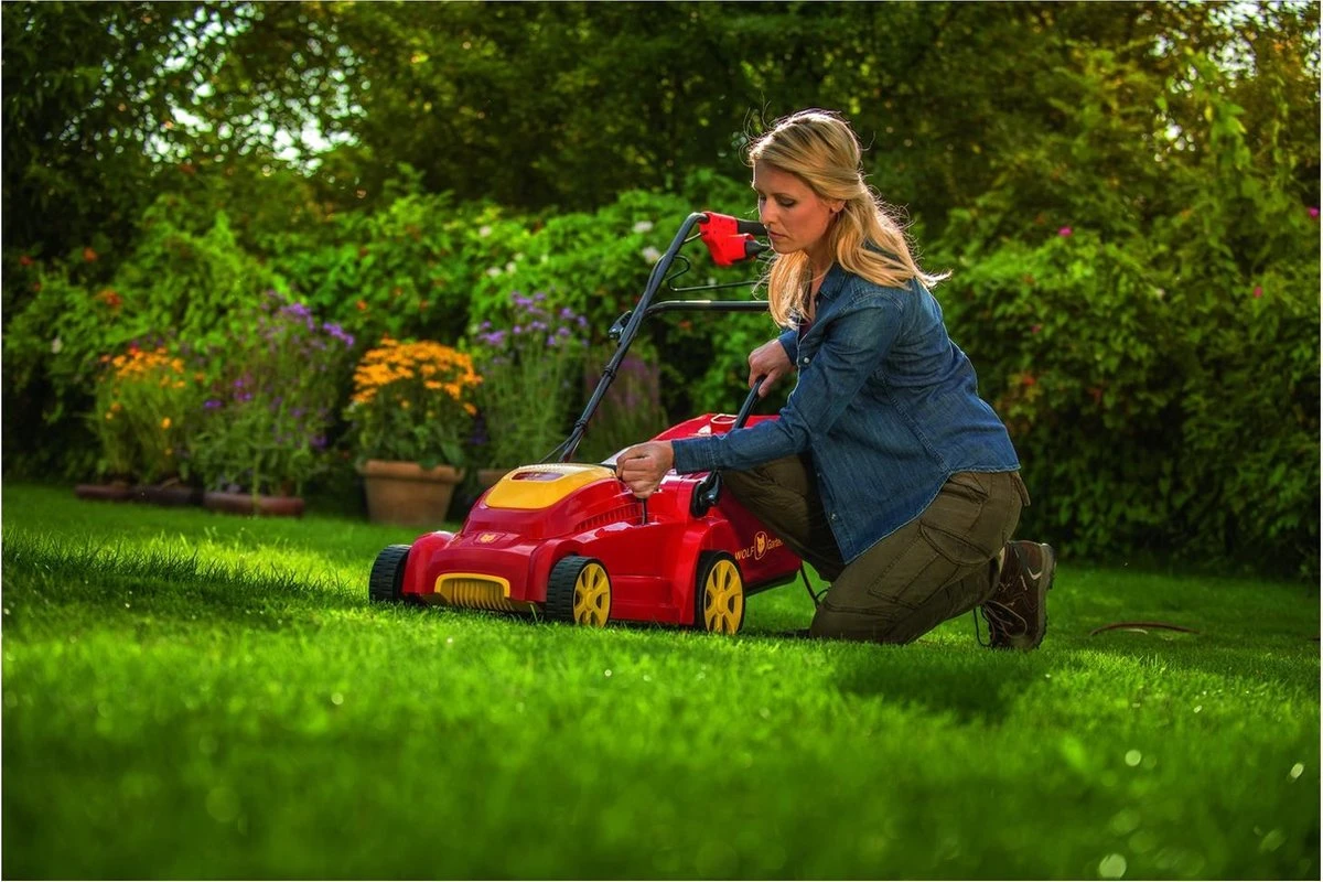 WOLF-Garten A 340 E Elektrische Grasmaaier - 1400 W - 34 Cm Maaibreedte - 30 Liter Opvangbak - Centrale Hoogte-instelling 14 WOLF-Garten A 340 E Elektrische Grasmaaier - 1400 W - 34 Cm Maaibreedte - 30 Liter Opvangbak - Centrale Hoogte-instelling - Afbeelding 14