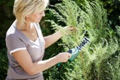 Bosch ISIO Gen III Accu Buxusschaar + Grasschaar 9 Bosch ISIO Gen III Accu Buxusschaar + Grasschaar -Merkloos Winkel 1200x800 20