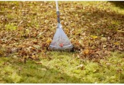 GARDENA Combisysteem Bladhark Hark - Werkbreedte Verstelbaar 30/50 Cm - Aanbevolen Steellengte 130 Cm -Merkloos Winkel 1200x823 5