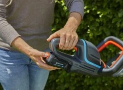 GARDENA - ComfortCut 50/18V-P4A Ready-To-Use Set - Heggenschaar -Merkloos Winkel 1200x885