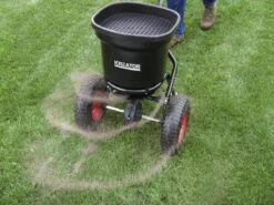 Kreator KRTGR9005 Strooiwagen - 300 Tot 370 Cm Strooibreedte - 23 Liter -Merkloos Winkel 1200x900 15