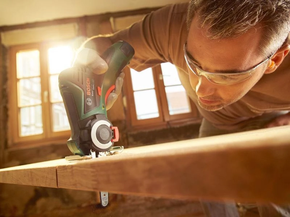 Bosch EasyCut 12 Accu Microkettingzaag - Met 1 X 12 V Accu En Lader 5 Bosch EasyCut 12 Accu Microkettingzaag - Met 1 X 12 V Accu En Lader - Afbeelding 5