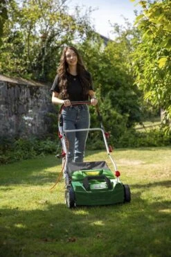 Gartenmeister Elektrische Verticuteermachine En Beluchter - GMEVL 1800W 9 Gartenmeister Elektrische Verticuteermachine En Beluchter - GMEVL 1800W -Merkloos Winkel 799x1200 29
